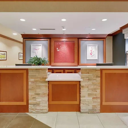 Hilton Garden Inn Milwaukee Airport-3