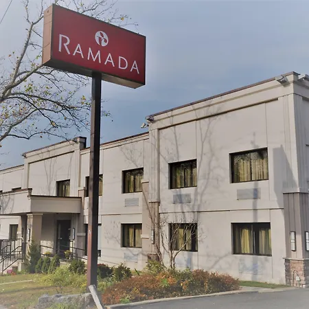 Ramada By Wyndham Staten Island-3