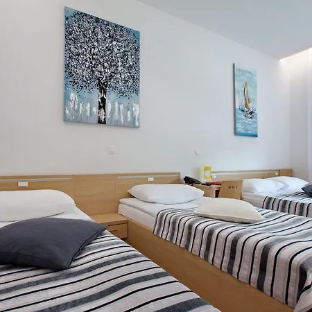Dream Hotel-3