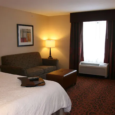 Hampton Inn And Suites Peru-2