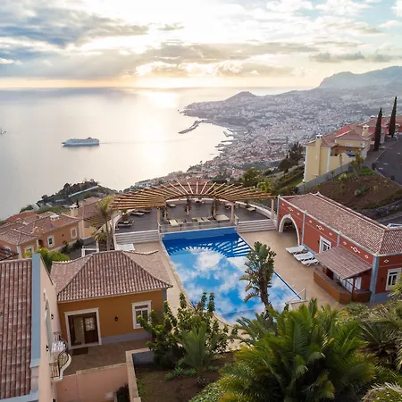 Palheiro Village- Villas & Apartments-3