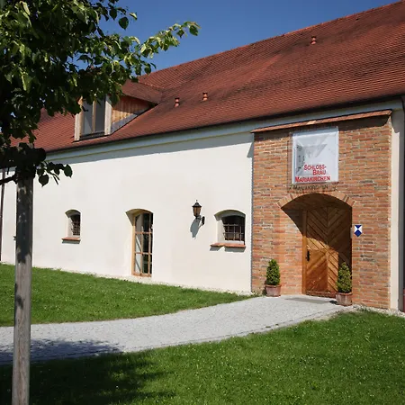 Schlossparkhotel Mariakirchen-2