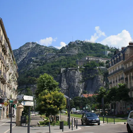 ibis Styles Grenoble Centre Gare-2