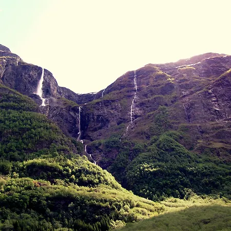 Gudvangen Fjordtell-3
