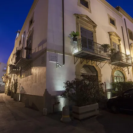 Palazzo Brunaccini Boutique Hotel-3