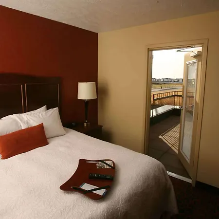 Hampton Inn & Suites Fargo Medical Center-2