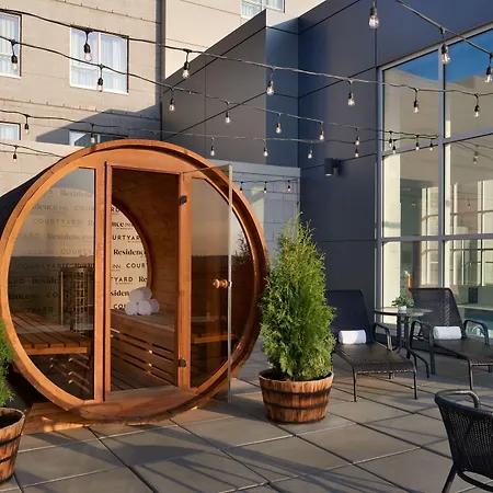 Courtyard By Marriott Calgary Airport-3