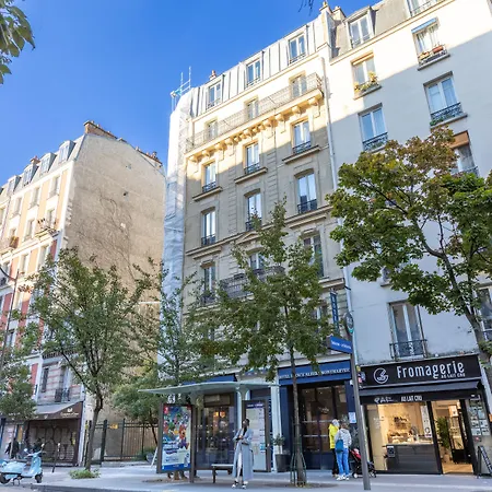 Prince Albert Montmartre-2