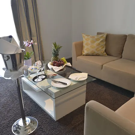Hotel Swiss Star-3