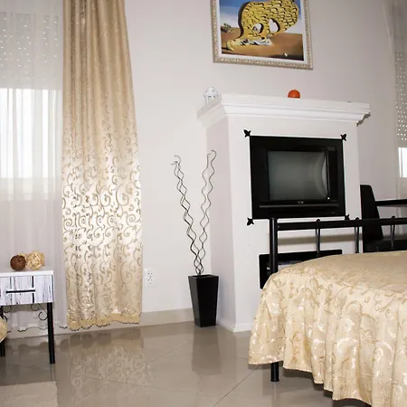 Garni Hotel Dash-2