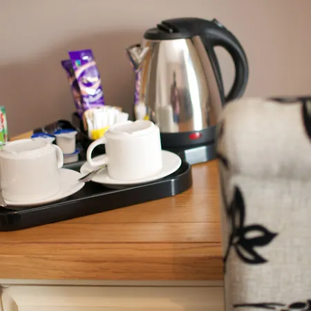 The Three Horseshoes Hotel-3