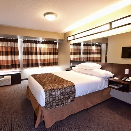 Microtel Inn And Suites By Wyndham Weyburn-3