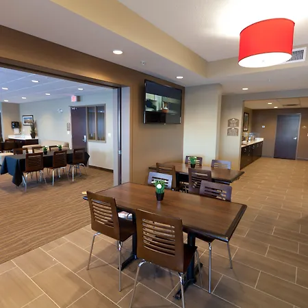 Microtel Inn And Suites By Wyndham Weyburn-2