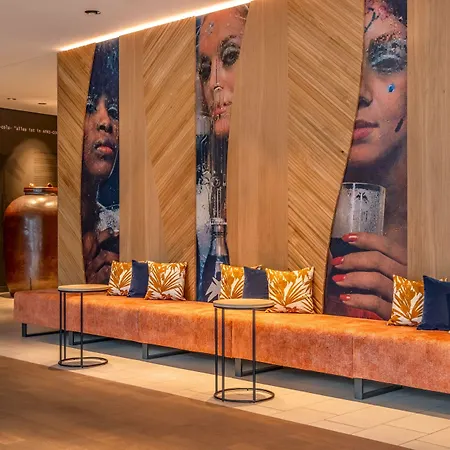 Courtyard By Marriott Cologne-3