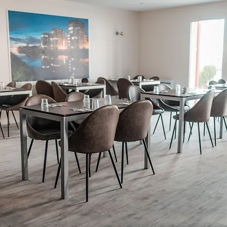 Brit Hotel Confort Saint-Lo-2