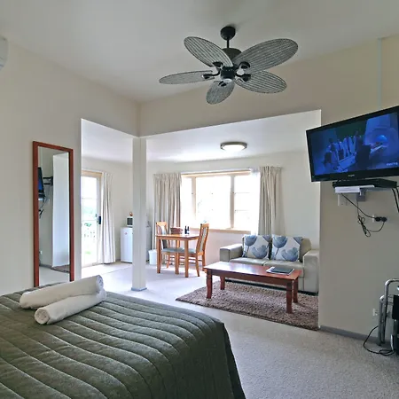 Riverview Boutique Motel-3
