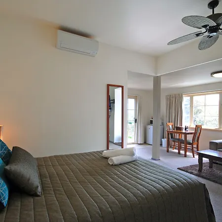 Riverview Boutique Motel-3