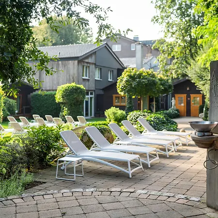 Waldhotel Tannenhaeuschen-3