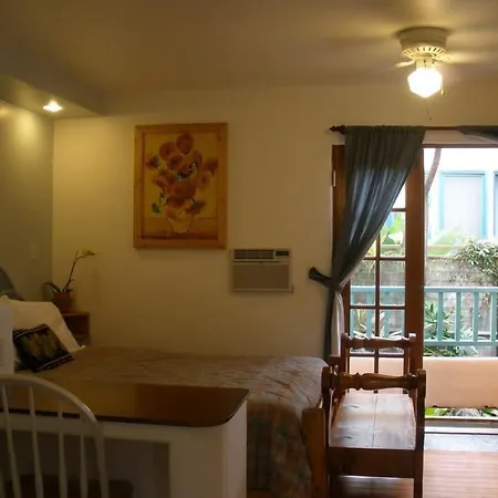 Les Artistes Inn-3
