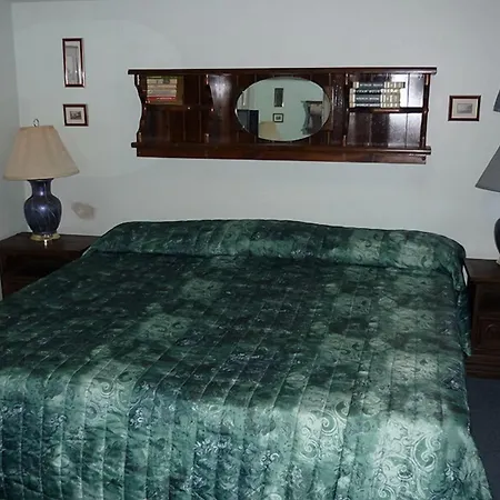 Silver Springs Cottage Resort-2