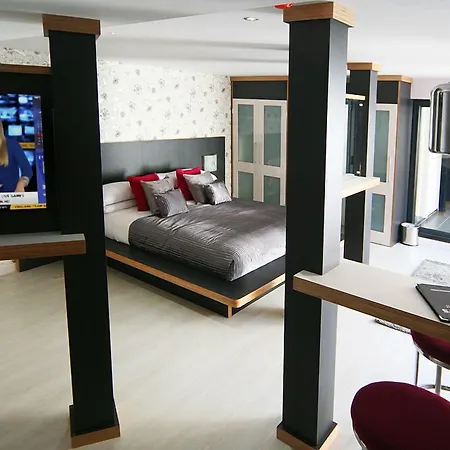 Damon'S Hotel-2