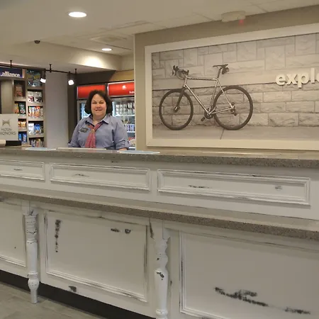 Hampton Inn & Suites Alliance-2