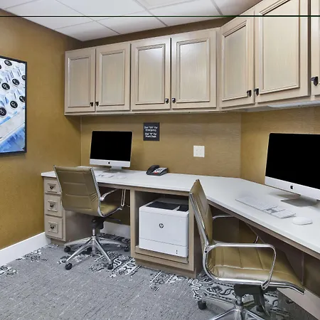 Hampton Inn & Suites Alliance-3