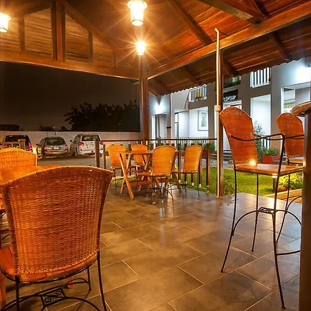 The Highbridge Guest Lodge-3