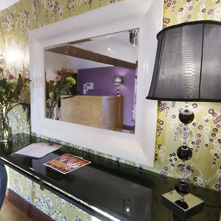 Hall Farm Hotel And Restaurant-3
