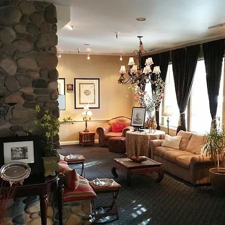 Lodge At Kingsbury Crossing-3