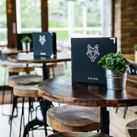 Siberia Bar & Hotel-3
