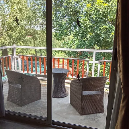 Dutchess Hotel And Restaurant-2