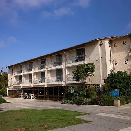 Shefayim Kibbutz Hotel-3