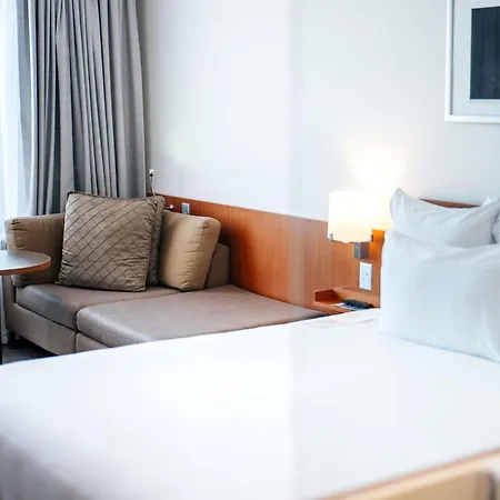Novotel Christchurch Cathedral Square-3