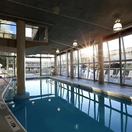 Best Western Plus Kelowna Hotel & Suites-3