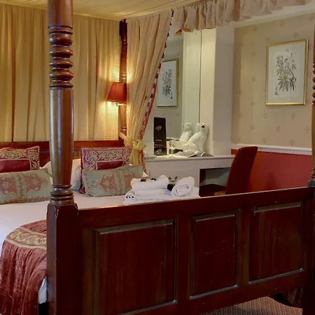 Angel And Royal Hotel-2