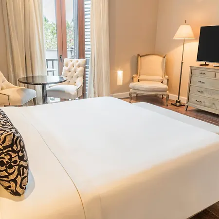 Bastion Luxury Hotel-3
