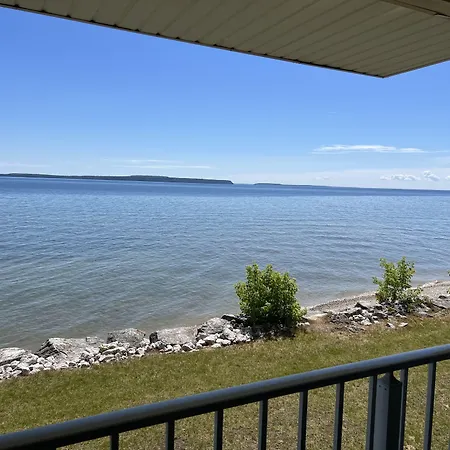 Quality Inn Lakefront-2
