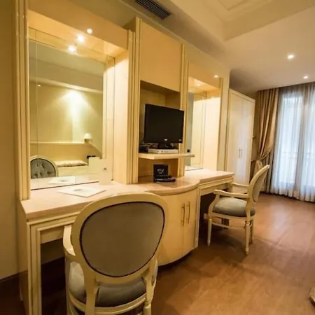 Lh Hotel Domus Caesari-2