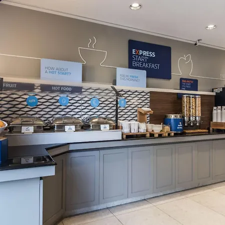 Holiday Inn Express Calgary South By Ihg-3