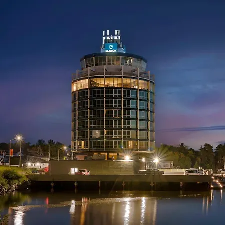 Clarion Lakeside Inn & Conference Centre-2