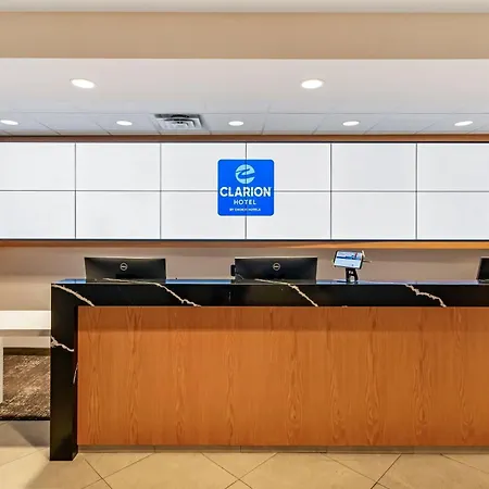 Clarion Lakeside Inn & Conference Centre-3