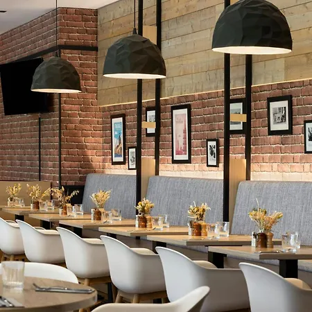 Courtyard By Marriott Toulouse Airport-2