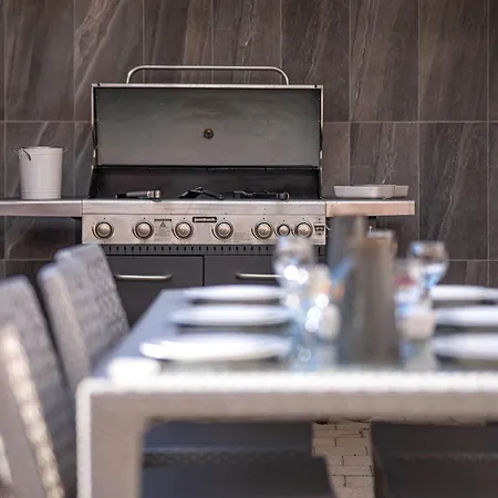 Mainstay Suites Kew-2