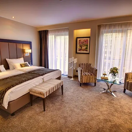 Hotel Favor-2