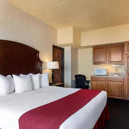 Shoreline Inn & Conference Center, An Ascend Collection Hotel-2