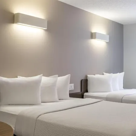 Motel 6 Airdrie-3