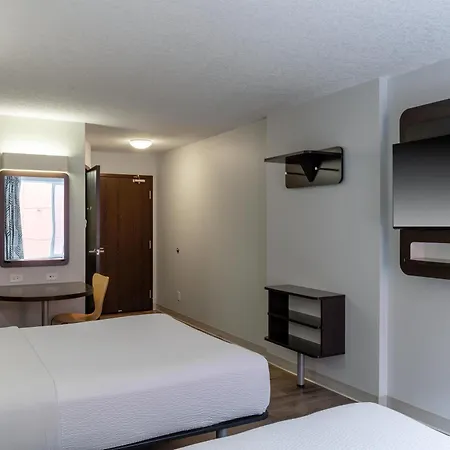 Motel 6 Airdrie-3