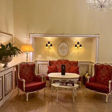 Schlosshotel Roemischer Kaiser-2