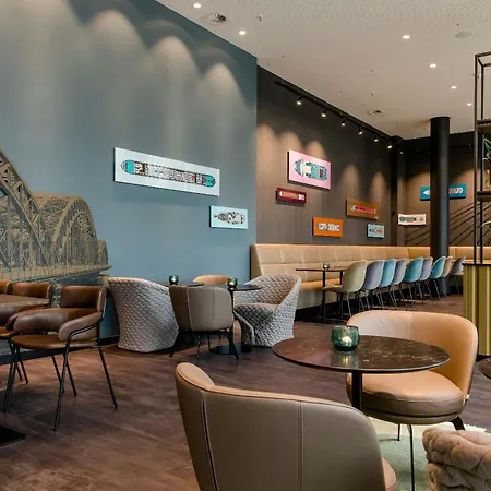 Motel One Koeln-Altstadt-3